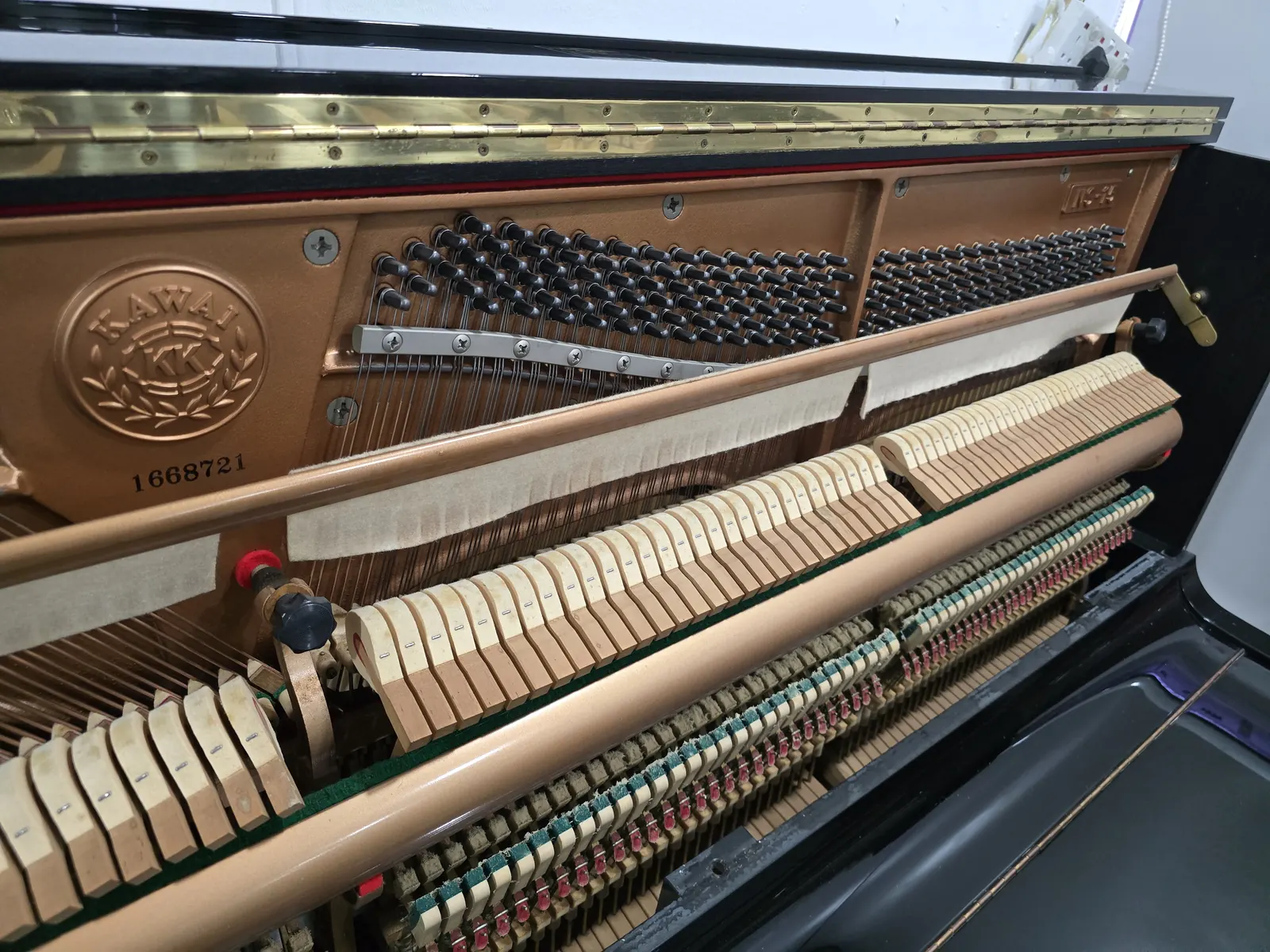 Kawai NS15 keyboard and front cabinet detail