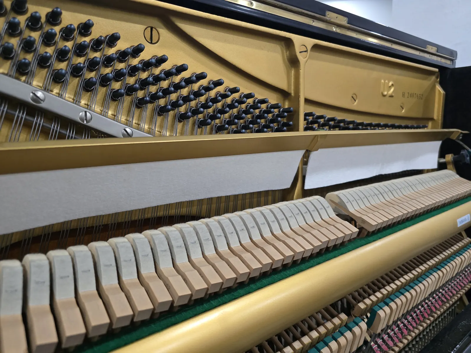 Yamaha U2H keyboard and front cabinet detail