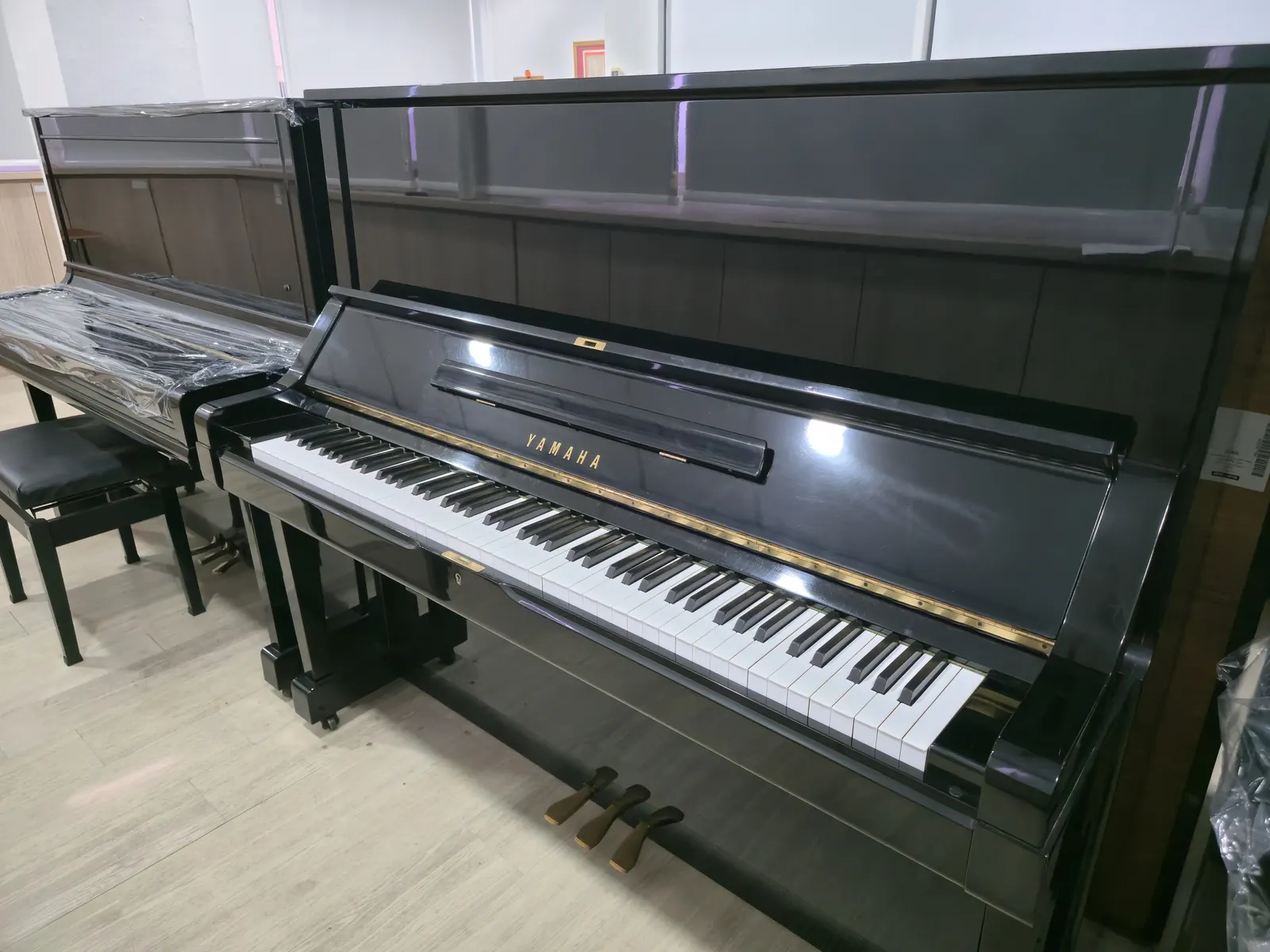 Yamaha UX upright piano in polished ebony at Zadok Music Shoppe Singapore