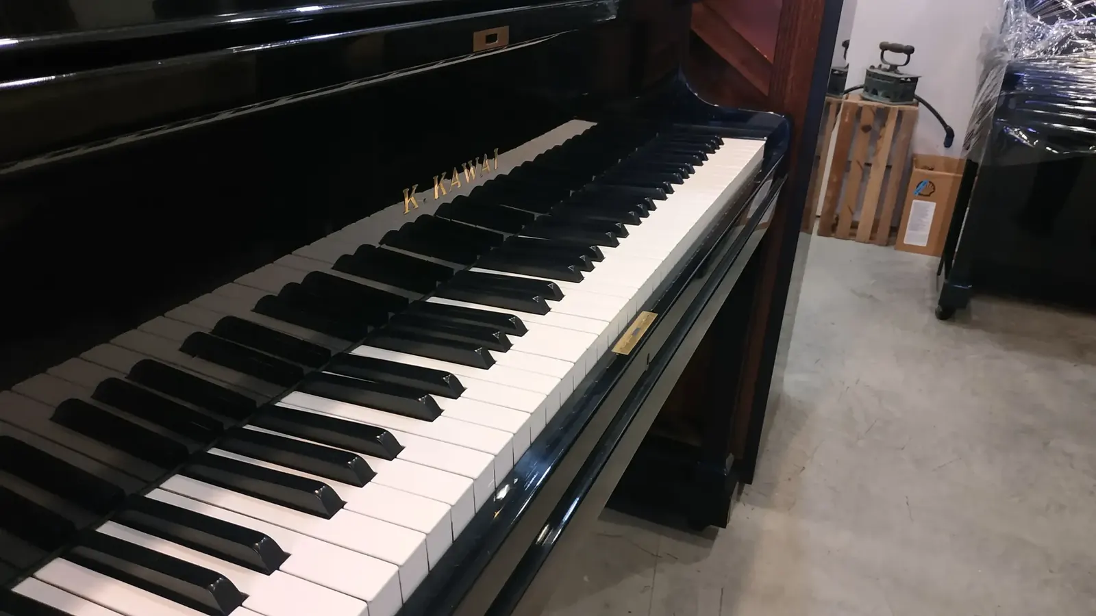 Kawai K-48 keyboard and Kawai logo close-up